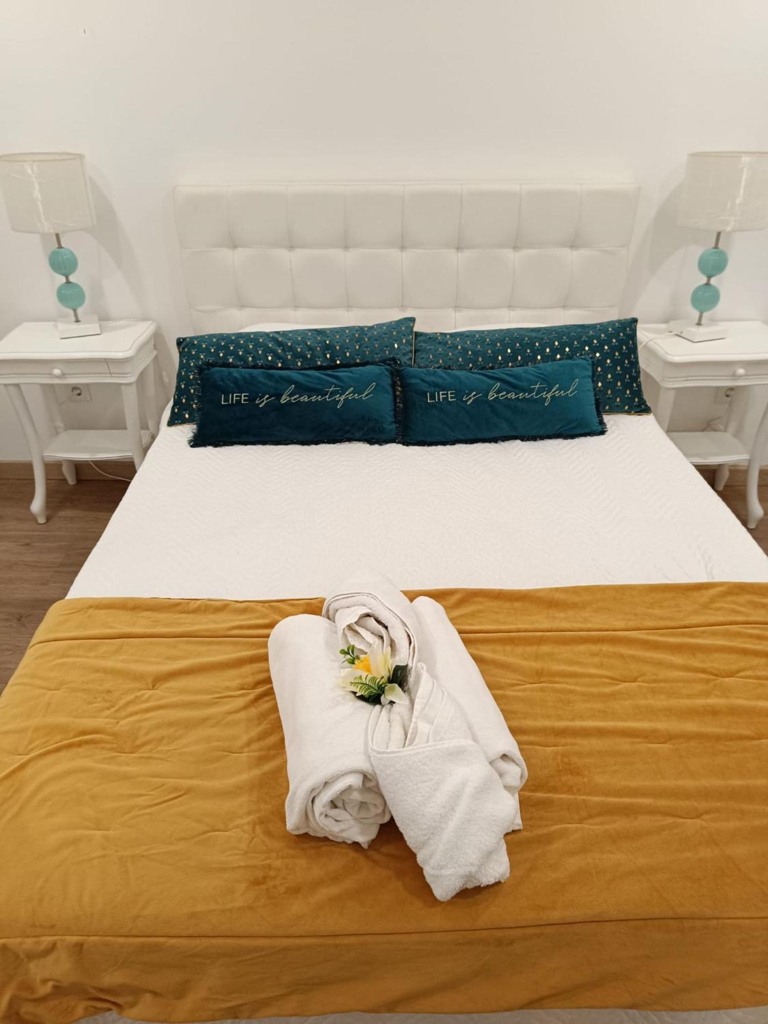 Appartamento T1 Rosa Dos Ventos, A/C & Terrace - Casas & Papeis Armação de Pêra Esterno foto